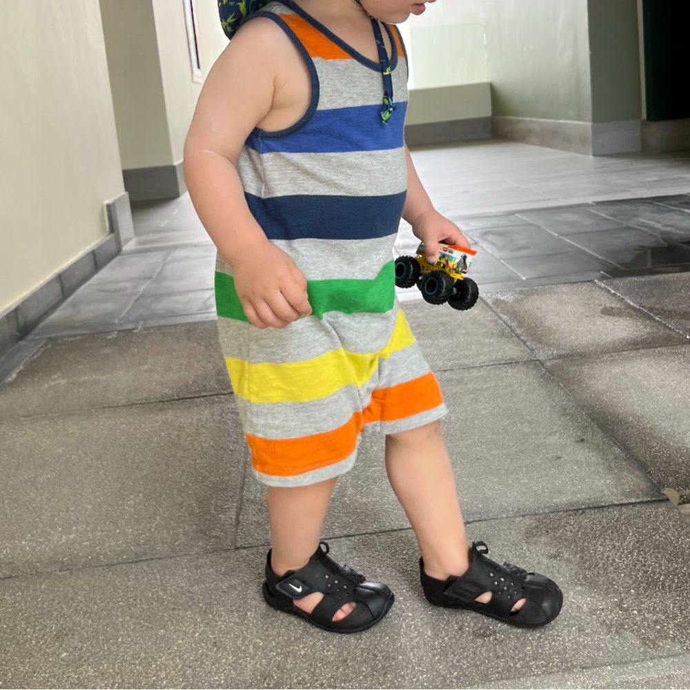 4/$20 BABY GAP 18-24 Romper Button closure bottom sleeveless shorts